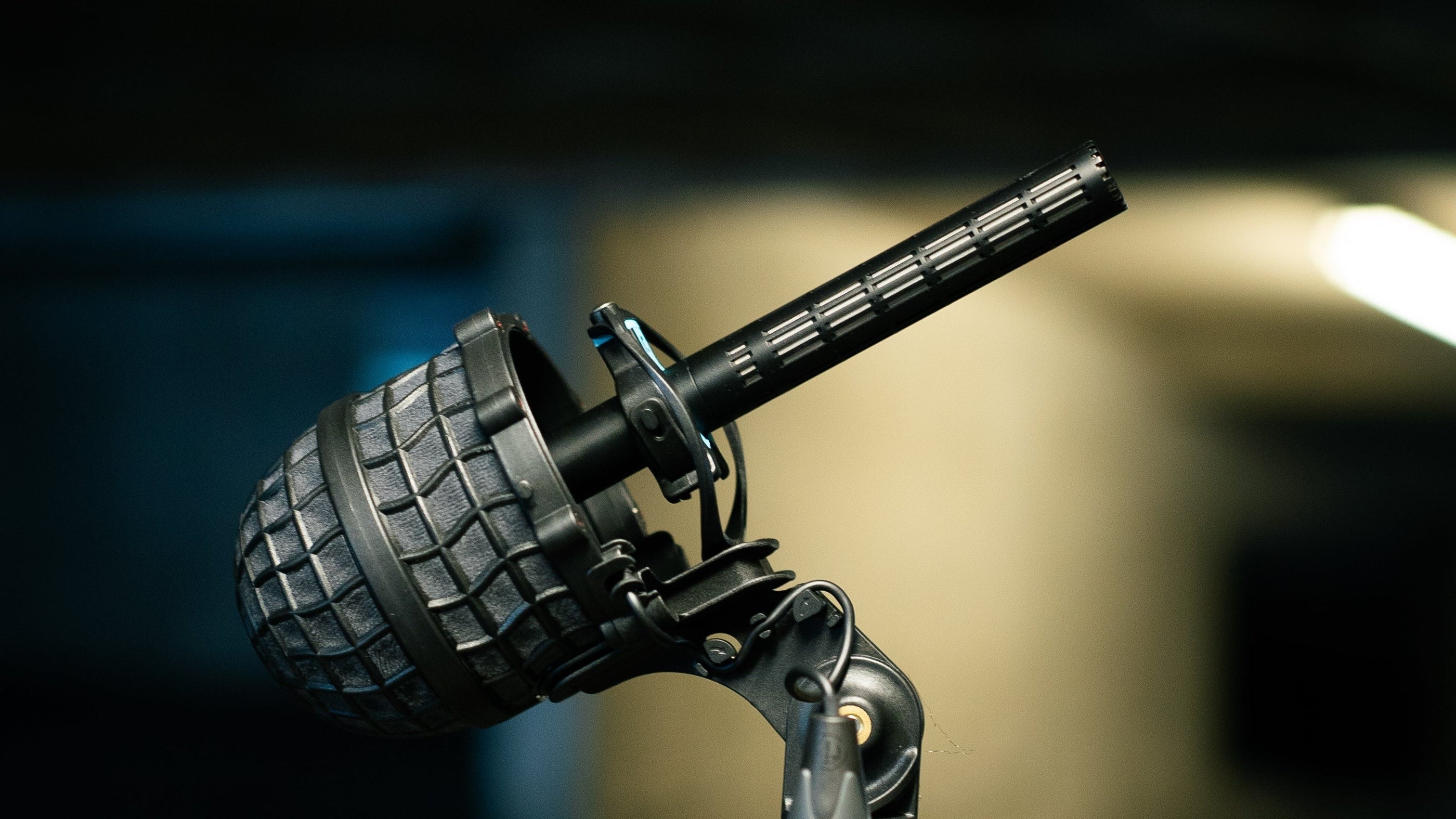 The Physics Behind Capturing Clean Audio Outdoors